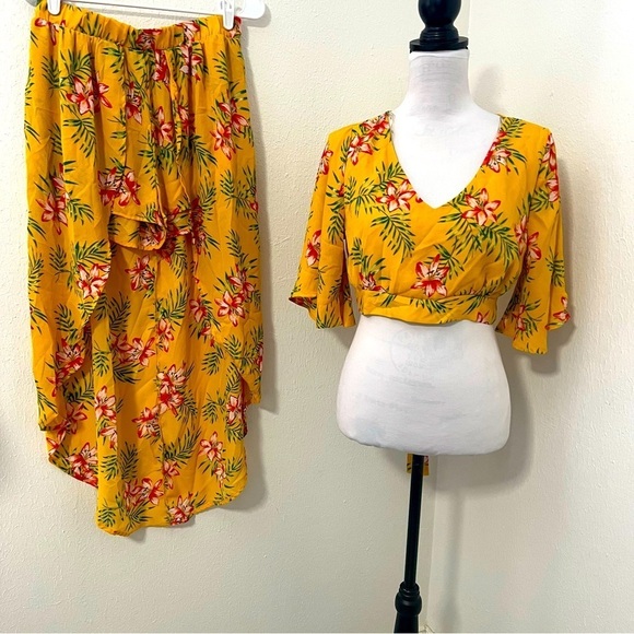 IRIS Women’s Large Hi-Low Skort Set with V-Neck Tie Crop Blouse Yellow Floral - Picture 1 of 16